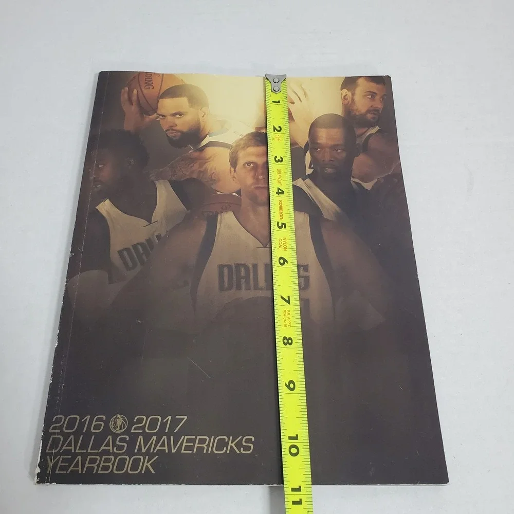 Dallas Mavericks 2016–2017 Official Yearbook–NBA Media‎ Guide–Dirk Nowitzki